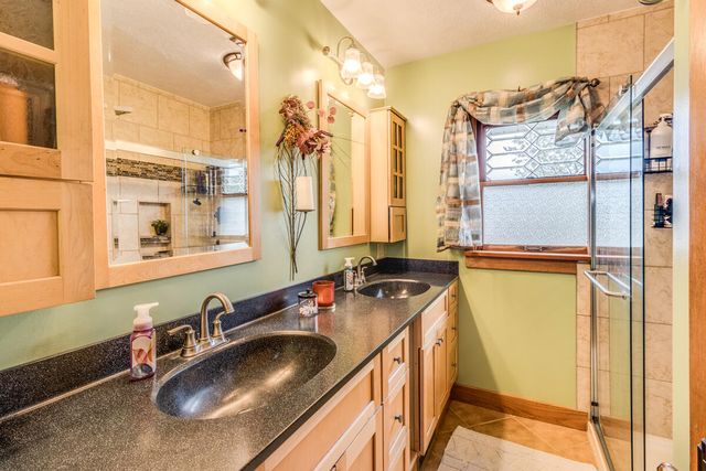 15 Pioneer Street, Battle Creek, MI 49015