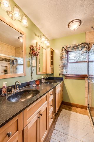 15 Pioneer Street, Battle Creek, MI 49015