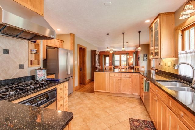 15 Pioneer Street, Battle Creek, MI 49015