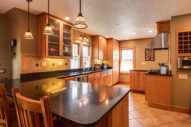 15 Pioneer Street, Battle Creek, MI 49015