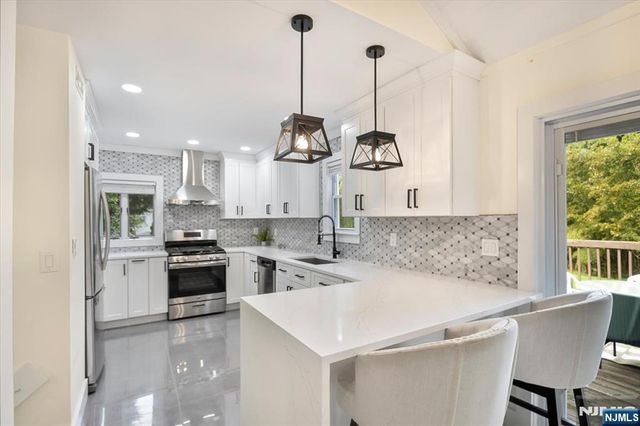 53 Sylvan Terrace, Wayne, NJ 07470