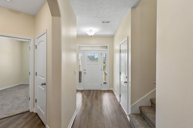 1138 Starhurst Dr, Murfreesboro, TN 37128