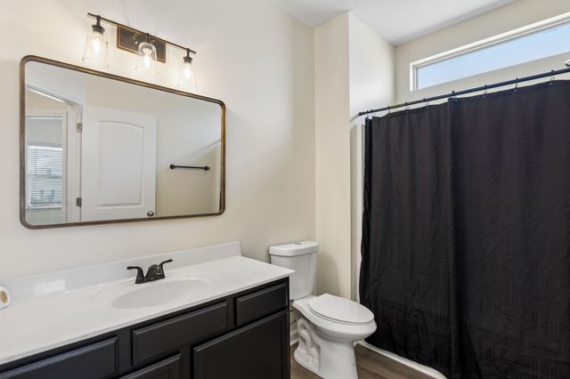 1138 Starhurst Dr, Murfreesboro, TN 37128