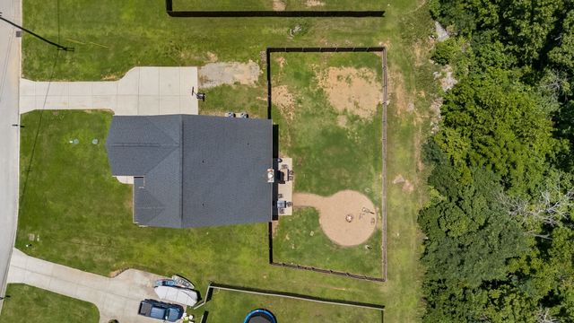 1138 Starhurst Dr, Murfreesboro, TN 37128