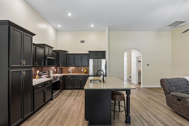 1138 Starhurst Dr, Murfreesboro, TN 37128