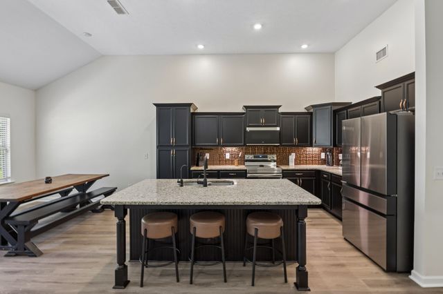 1138 Starhurst Dr, Murfreesboro, TN 37128