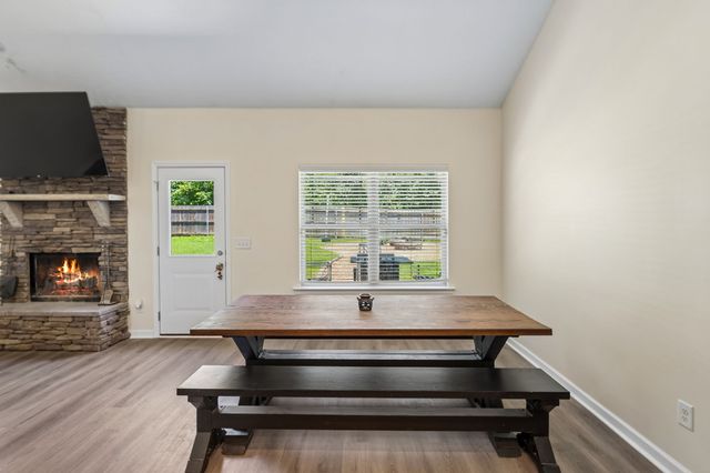 1138 Starhurst Dr, Murfreesboro, TN 37128