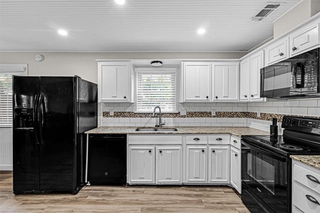1644 Glenhill Lane, Lewisville, TX 75077
