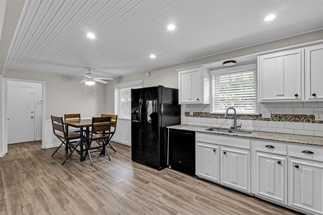 1644 Glenhill Lane, Lewisville, TX 75077