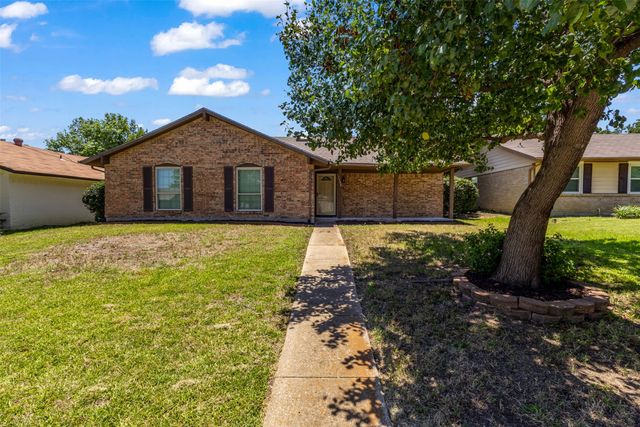 1644 Glenhill Lane, Lewisville, TX 75077