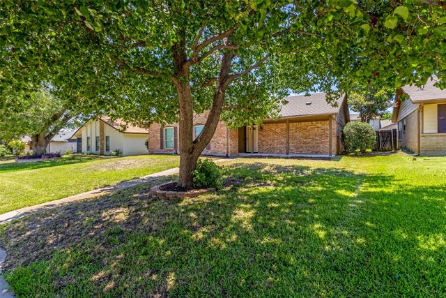 1644 Glenhill Lane, Lewisville, TX 75077