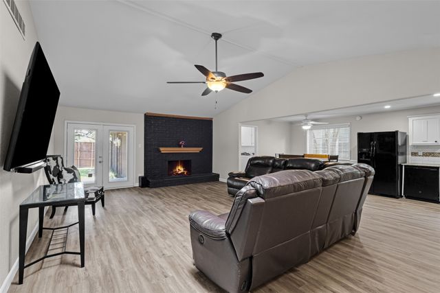 1644 Glenhill Lane, Lewisville, TX 75077