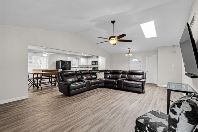 1644 Glenhill Lane, Lewisville, TX 75077