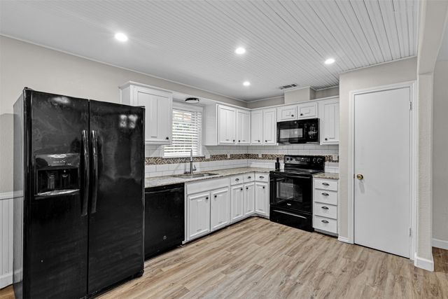 1644 Glenhill Lane, Lewisville, TX 75077