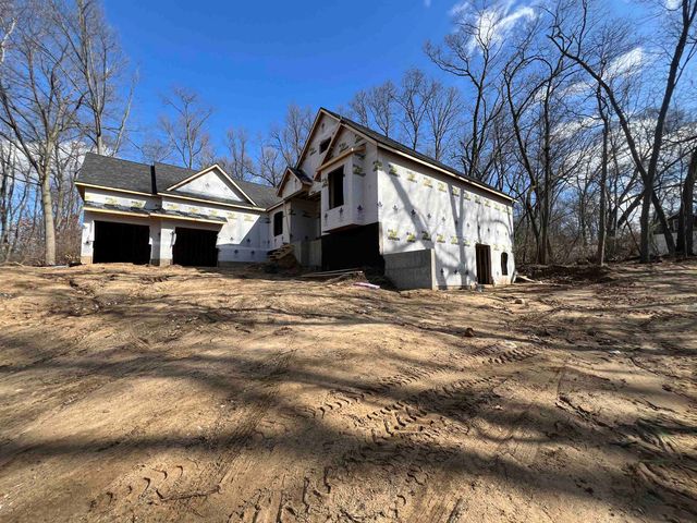 53300 Summer Breeze Drive, South Bend, IN 46637