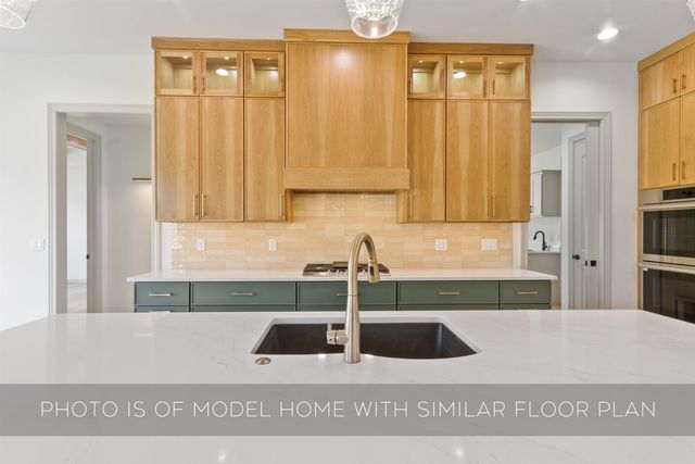 53300 Summer Breeze Drive, South Bend, IN 46637