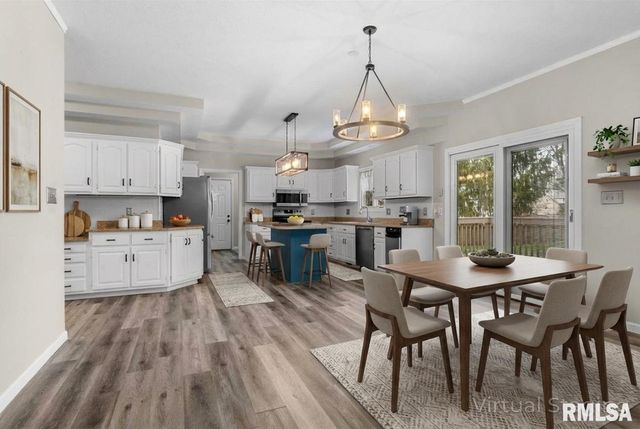 2315 CHESAPEAKE Landing, Springfield, IL 62712