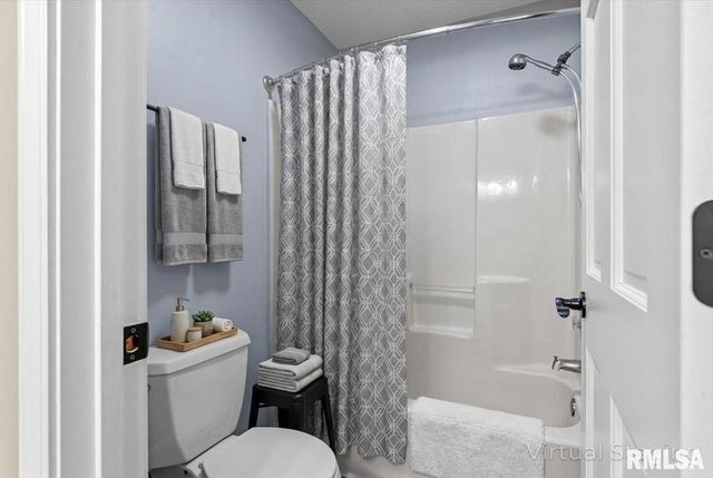 2315 CHESAPEAKE Landing, Springfield, IL 62712