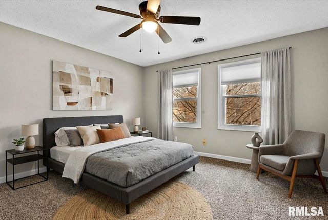 2315 CHESAPEAKE Landing, Springfield, IL 62712