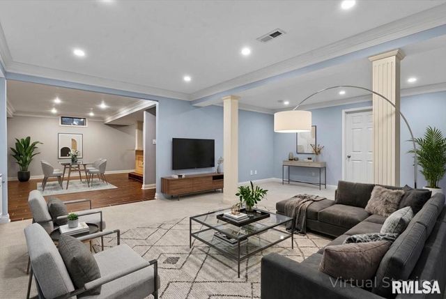 2315 CHESAPEAKE Landing, Springfield, IL 62712