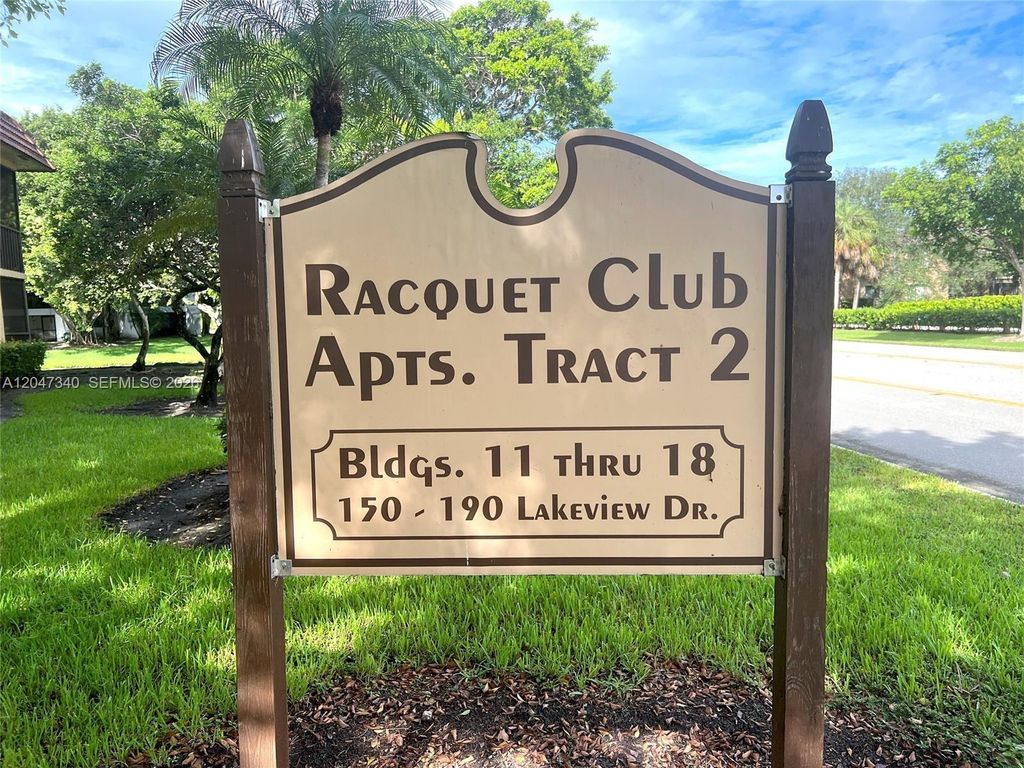 182 Lakeview Dr 204, Weston, FL 33326