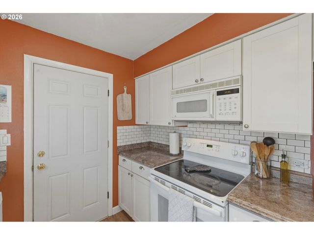 17760 Sw ALEXANDER St, Beaverton, OR 97003