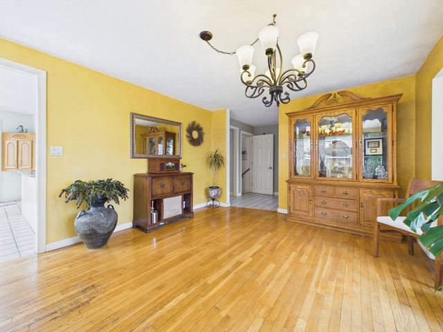 50 Prospect Ave, Hull, MA 02045