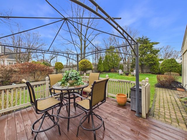 50 Prospect Ave, Hull, MA 02045