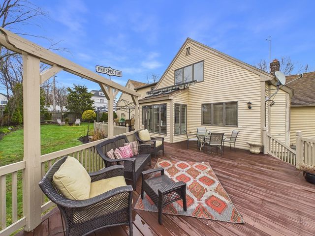 50 Prospect Ave, Hull, MA 02045