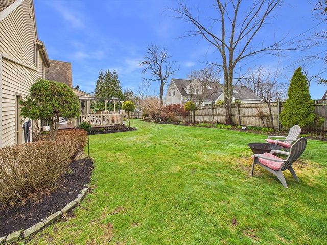 50 Prospect Ave, Hull, MA 02045