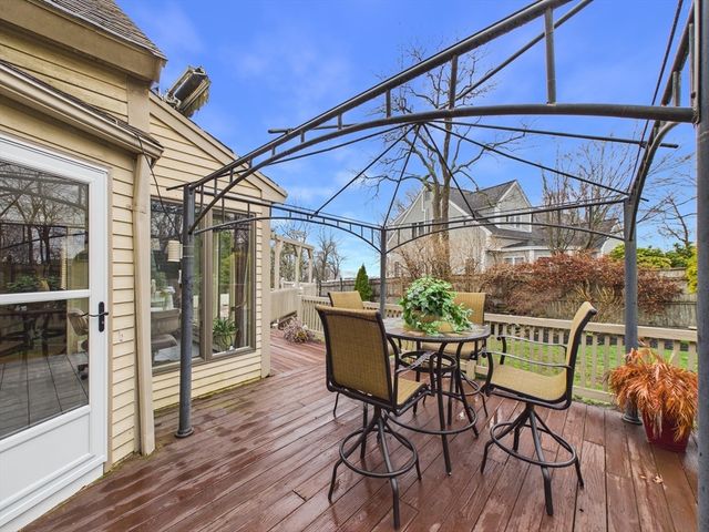 50 Prospect Ave, Hull, MA 02045