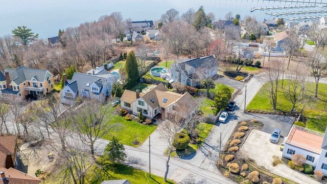 50 Prospect Ave, Hull, MA 02045