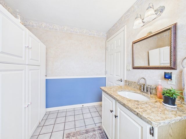 50 Prospect Ave, Hull, MA 02045