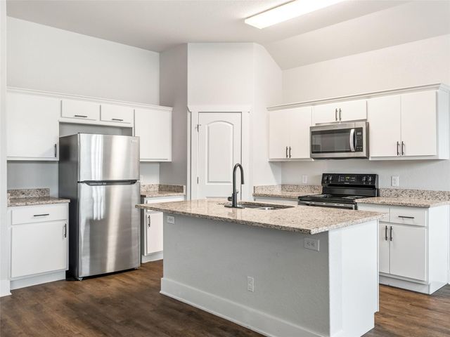 203 Winston DR, Fredericksburg, TX 78624