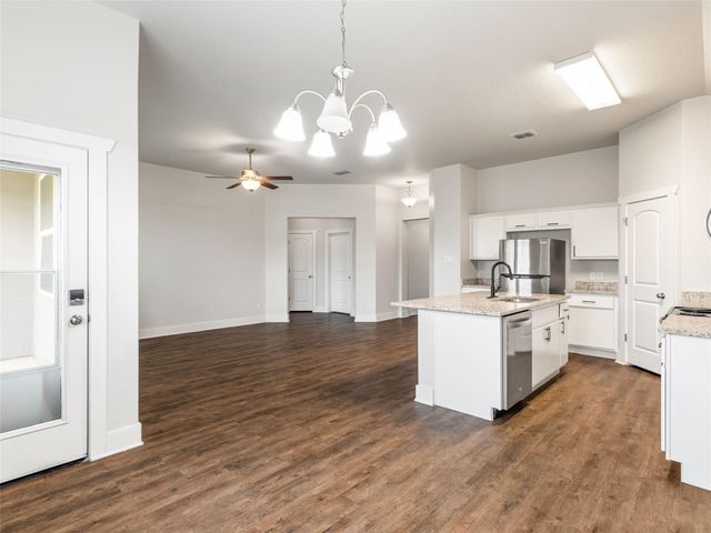 203 Winston DR, Fredericksburg, TX 78624