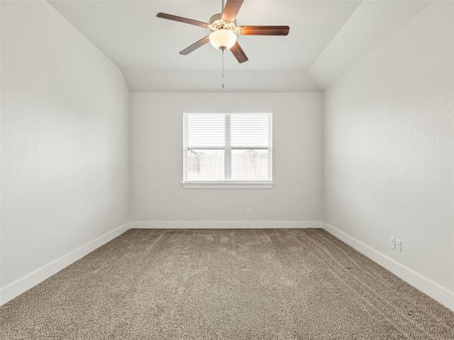 203 Winston DR, Fredericksburg, TX 78624