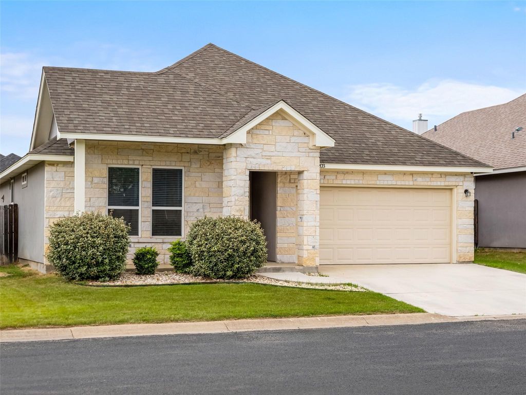 203 Winston DR, Fredericksburg, TX 78624