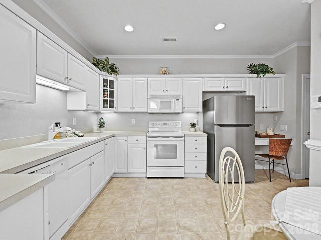 8655 Windsor Ridge Drive, Charlotte, NC 28277