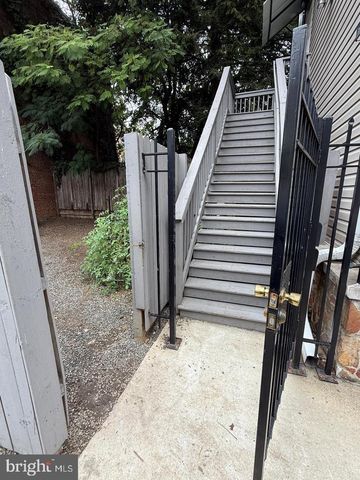 1500 OGDEN ST NW, Washington, DC 20010