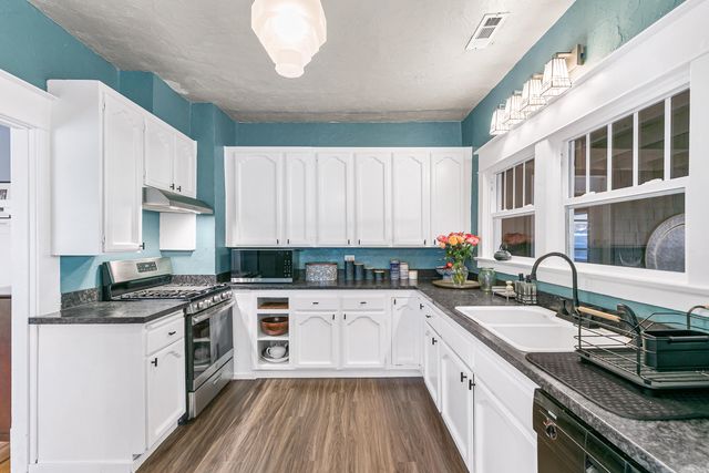 408 N Ivy Street, Medford, OR 97501