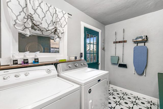 408 N Ivy Street, Medford, OR 97501