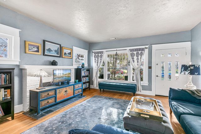 408 N Ivy Street, Medford, OR 97501