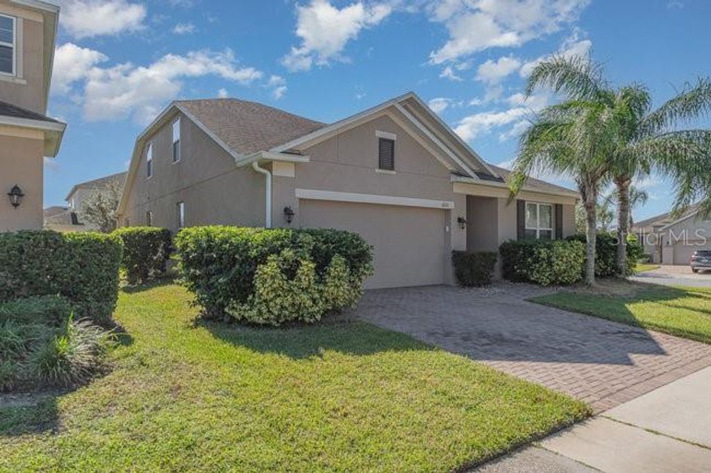 Image 2 of property listing at 12121 HOMESTEAD PARK LANE, Orlando, FL 32824