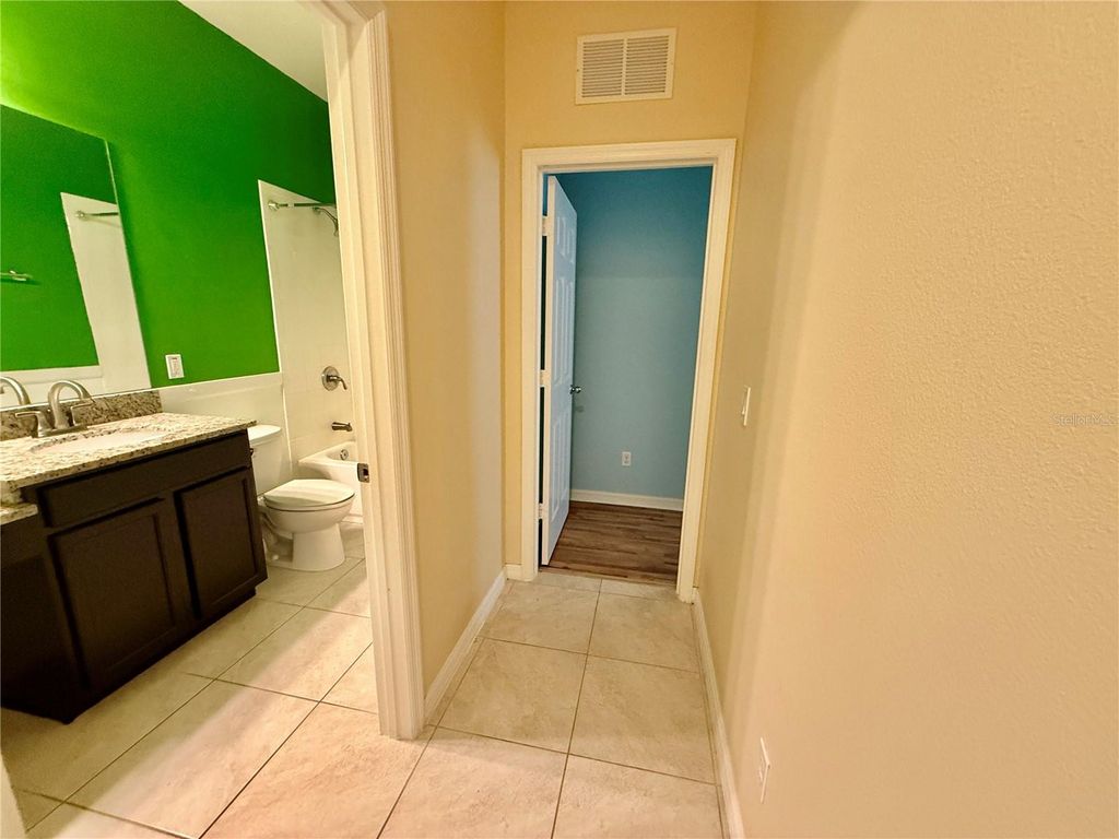 Image 26 of property listing at 12121 HOMESTEAD PARK LANE, Orlando, FL 32824