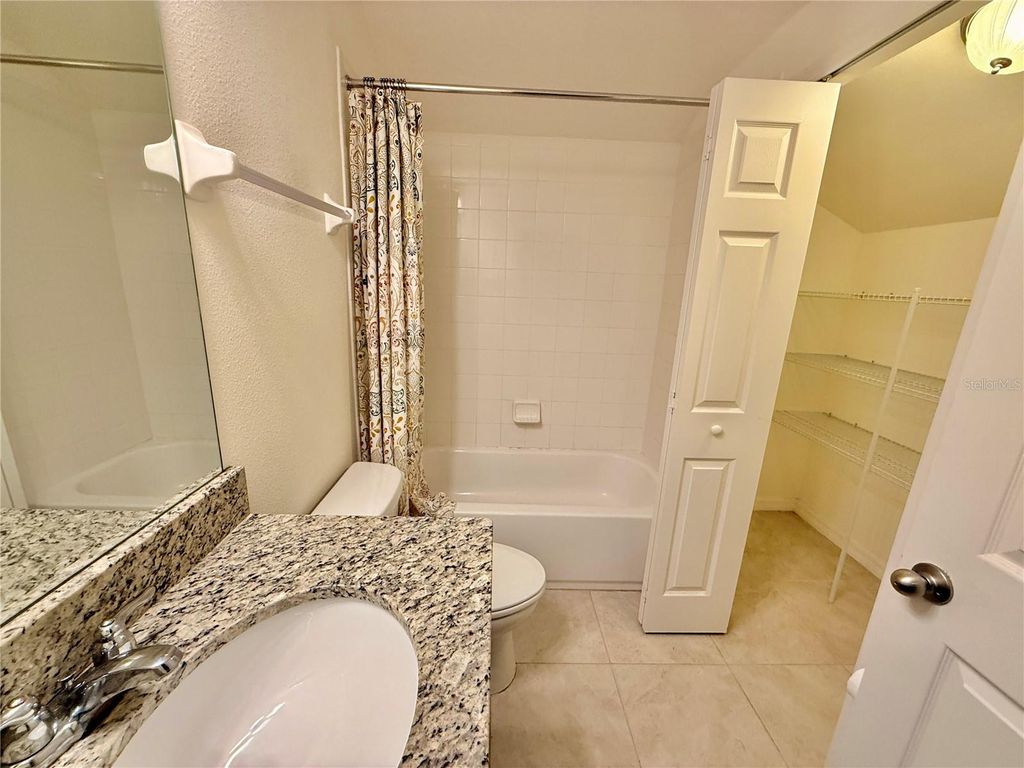 Image 31 of property listing at 12121 HOMESTEAD PARK LANE, Orlando, FL 32824