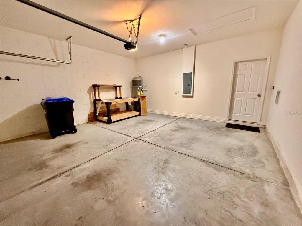 Image 36 of property listing at 12121 HOMESTEAD PARK LANE, Orlando, FL 32824