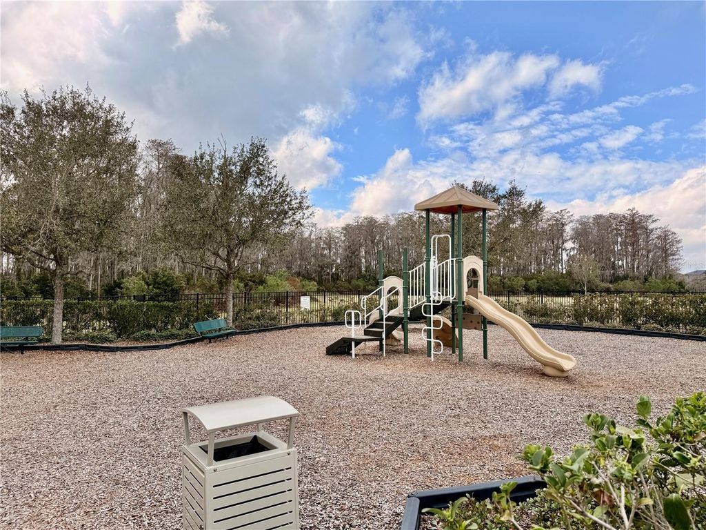 Image 40 of property listing at 12121 HOMESTEAD PARK LANE, Orlando, FL 32824