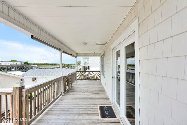 4069 4th Street, Surf City, NC 28445