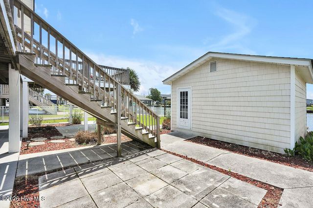 4069 4th Street, Surf City, NC 28445