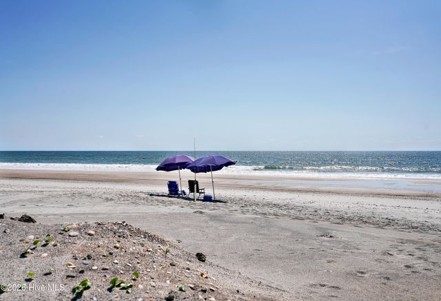 4069 4th Street, Surf City, NC 28445